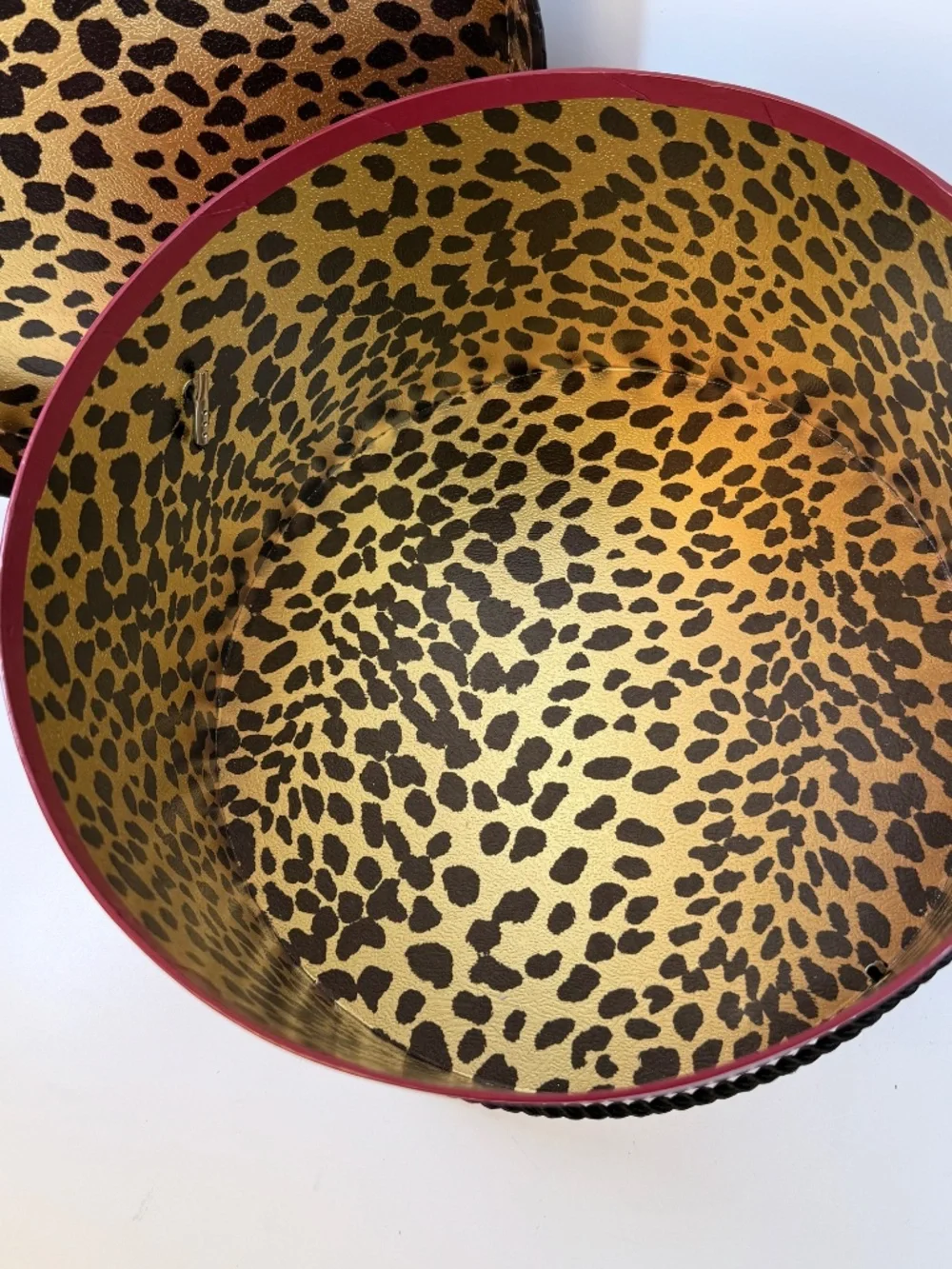 Vintage 1950's Peck and Peck Leopard lined Hatbox